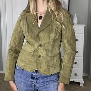 Green suede blazer with a preppy, boho vibe #suedejacket